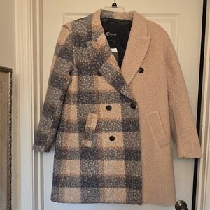 Stylish Women's Plaid Teddy Jacket in Cream and Gray